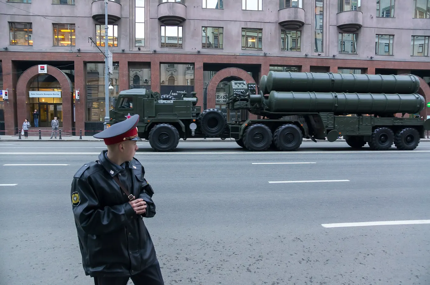 An S-400 Triumf, Russia's most widely exported long-range surface-to-air missile system.