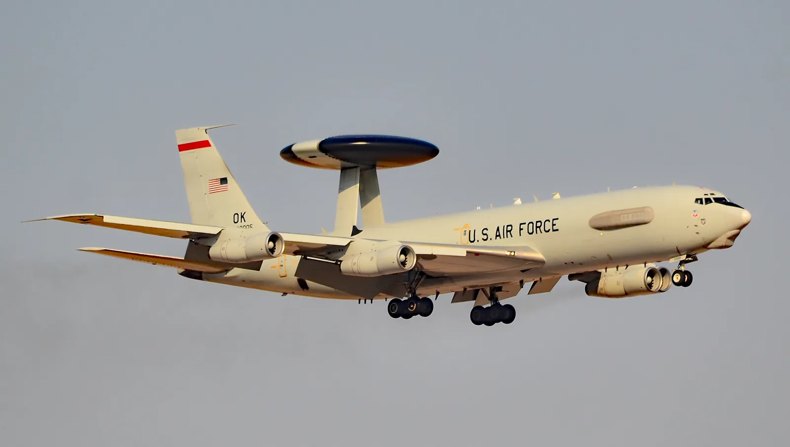 Why the E-2D Was Never Built to Replace the E-3
