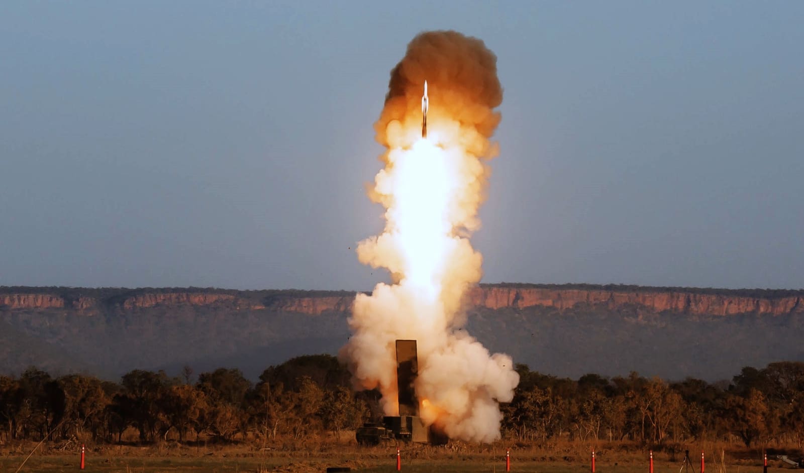 U.S. Marines coordinating airspace deconfliction during a Mid-Range Capability missile live-fire exercise in Northern Territory, Australia