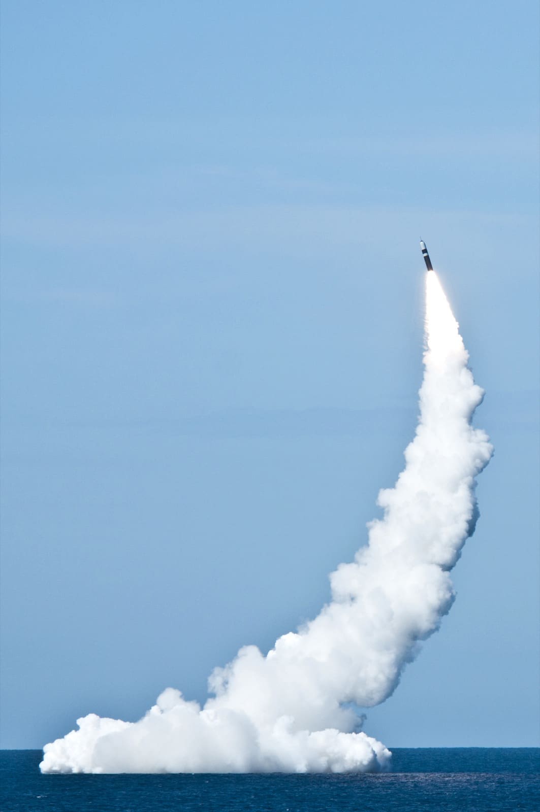 Lockheed wins $850M to extend Trident II D5 missile life