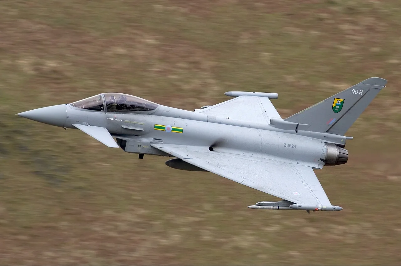 UK Commits £298B to Defense, Doubling Munitions Output by Decade