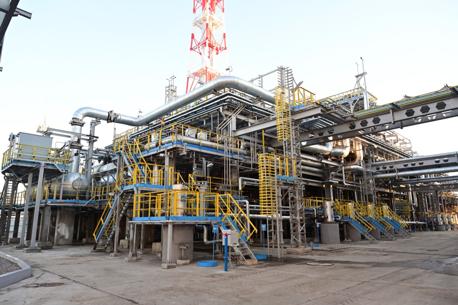 Ukraine Hits Bashkortostan Refinery, 20 Shadow-Fleet Ships in 48 Hours