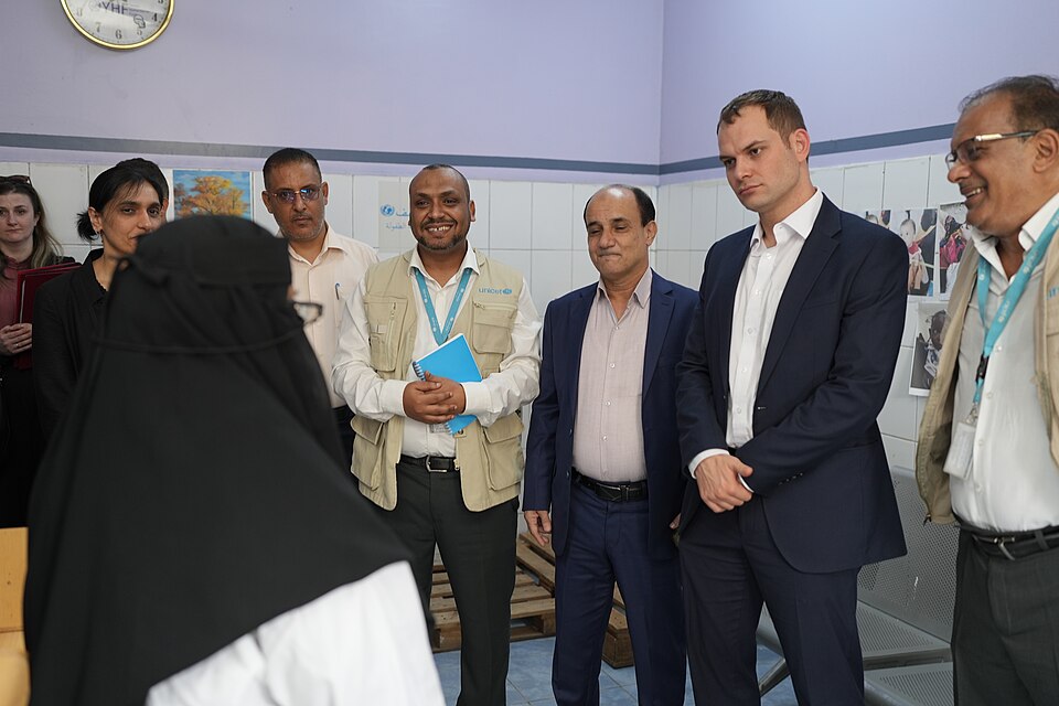 UK Minister for the Middle East Hamish Falconer meets officials during a visit to Aden, Yemen's seat of the internationally recognized government, November 18, 2025