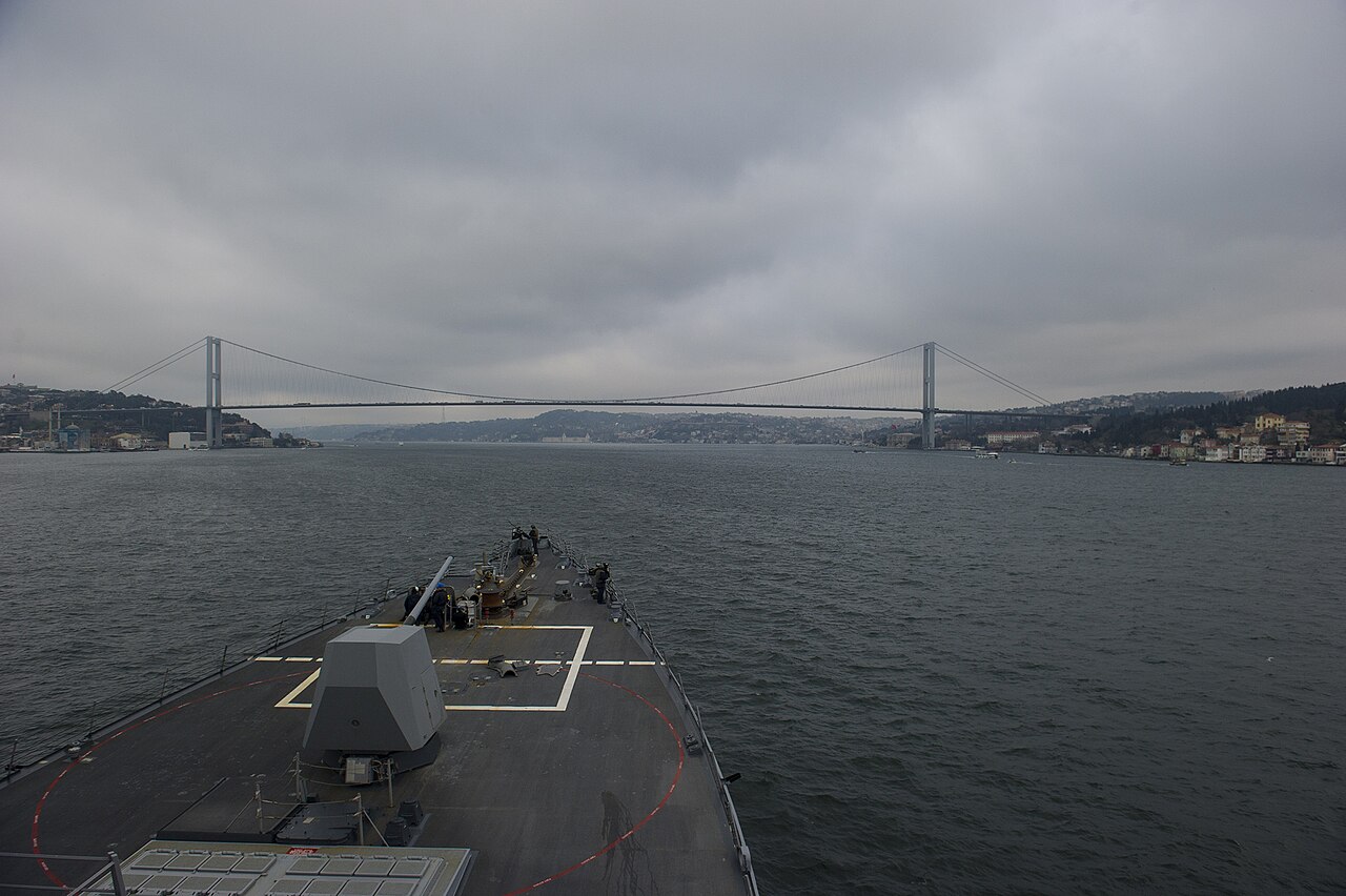 A U.S. Navy destroyer transits the Bosphorus strait through Istanbul.