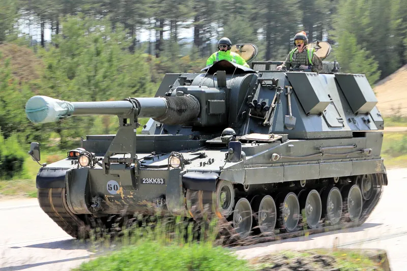 BAE Systems AS-90, view 1