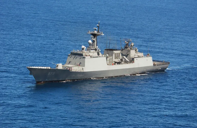 HD Hyundai Heavy Industries Chungmugong Yi Sun-sin-class destroyer, view 1