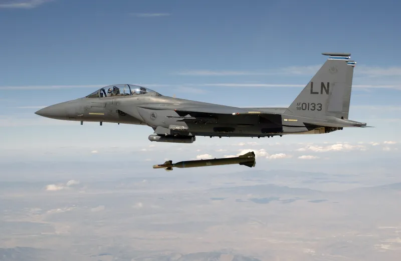 Raytheon (RTX) GBU-28, view 1