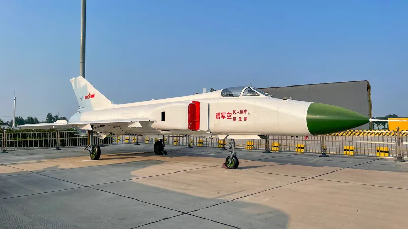 Shenyang Aircraft Corporation (SAC) J-8II, view 1