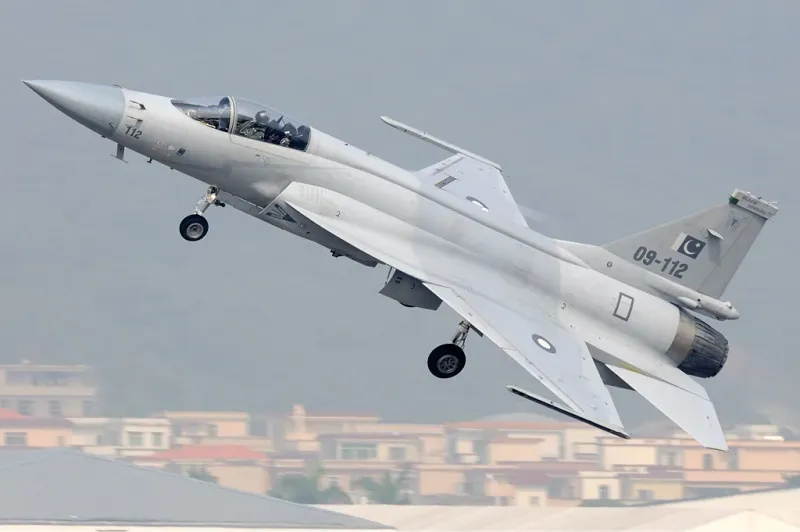 Pakistan Aeronautical Complex (PAC) JF-17 Thunder, view 1
