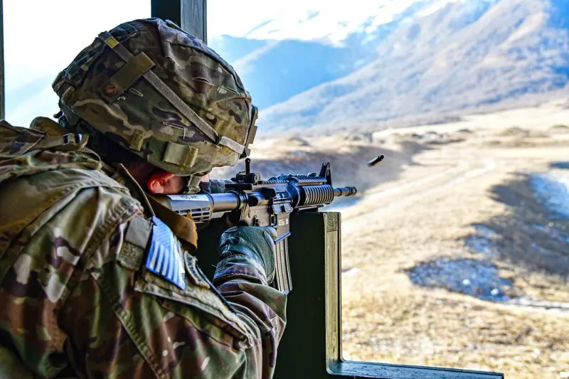 Colt M4A1, view 7
