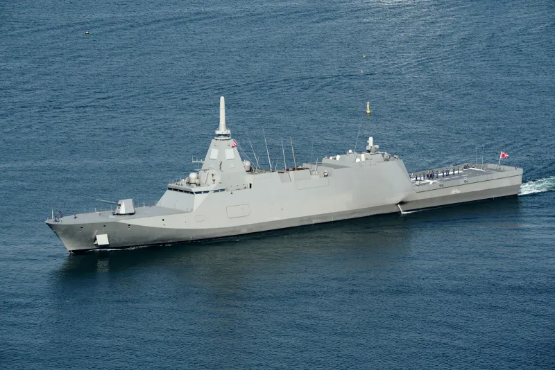 Mitsubishi Heavy Industries Mogami-class, view 1