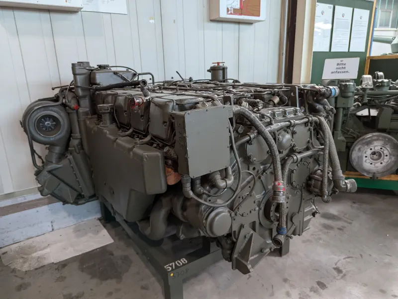 Rolls-Royce Power Systems (mtu) MTU MB 873 Ka-501, view 1