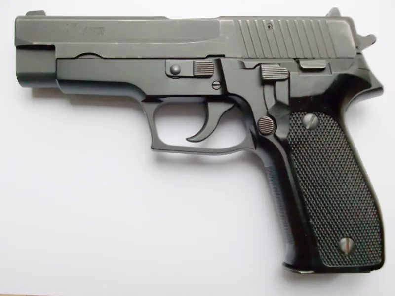 SIG Sauer P226, view 1